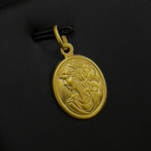 تعليقه الملكه عيار 21 الوزن 1.45 جرام