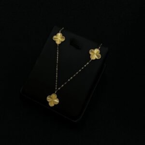 عقد فان كليف 3 وردات عيار 21 الوزن 2.26