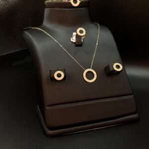 طقم كارتير عيار 18 الوزن 2.97 جرام