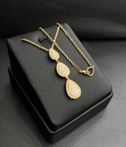 عقد باشرون عيار 18 الوزن 11.88 جرام