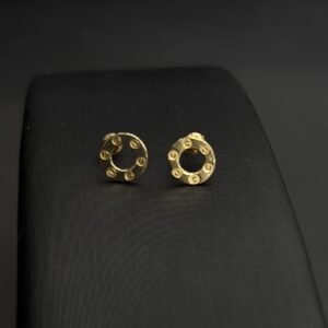 حلق عيار 18 الوزن 0.5 جرام