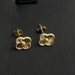 حلق عيار 18 الوزن 1.34 جرام