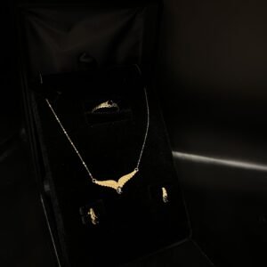 نصف طقم جناح الصقر عيار 18 الوزن 2.31