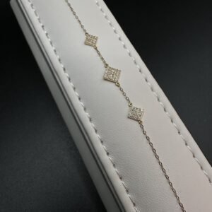 أسواره تصميم ألماس عيار 18 الوزن 0.75 جرام