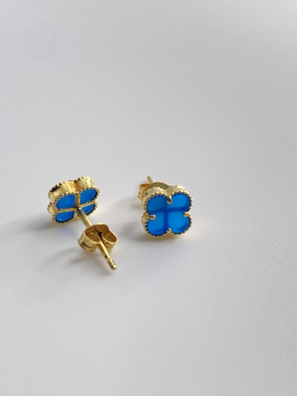 حلق ذهب عيار18 صدف أزرق فاتح وزن.94