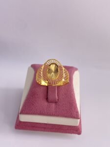 خاتم ذهب عيار21 مميز وأنيق وزن تقريباً 1.97g